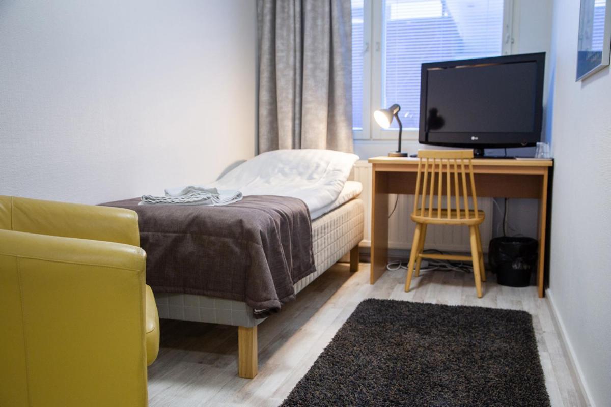 Gasthaus Lohja Bed & Breakfast Exterior photo